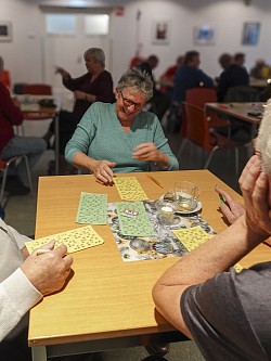 Het is altijd wel lachen geblazen tijdens de kien rondes.