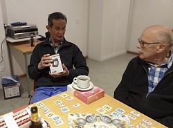 Jack had ooit zijn bloeddrukmeter aan zijn zoon uitgeleend maar nooit terug gekregen. Nu heeft hij er weer een.